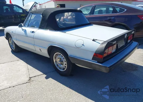 1985 Alfa Romeo Veloce 2000 Spider z USA, uszkodzony, nr VIN ZARBA5419F1023274